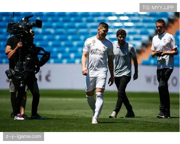 久保建英成英超多队新宠，转会市场引发激烈争夺