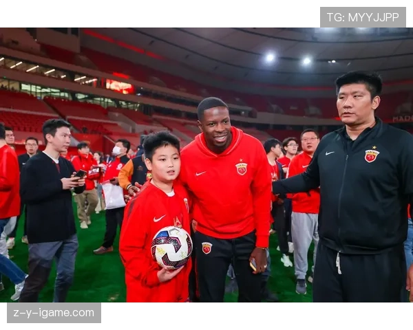 《2023赛季足球冠军争夺战：战术精妙与团队精神成制胜关键》