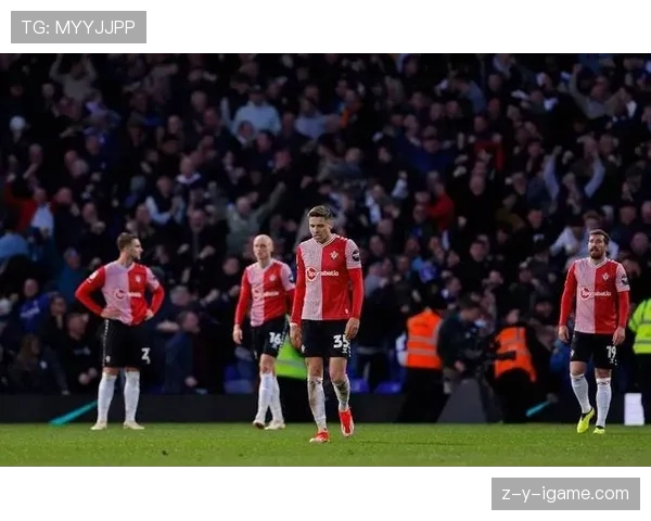 南安普顿传奇球星回归助力青训,球迷期待再燃 南安普顿传奇球星回归助力青训,球迷期待再燃