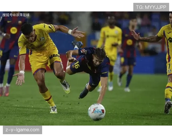 巴萨防线隐患凸显:战术漏洞与伤病潮引发外界担忧 巴萨防线隐患凸显:战术漏洞与伤病潮引发外界担忧