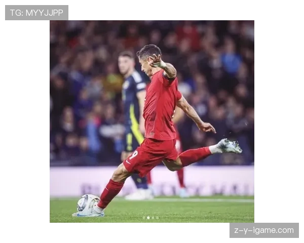 莱万终结依赖与战术角色如何体现？