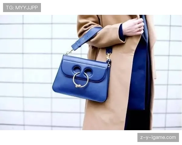 龚翔宇街拍拎的包比我整个月工资还值，看到瞬间沉默了